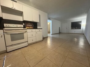 6278 W 22nd Ct in Hialeah, FL - Building Photo - Building Photo