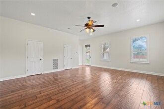 17 Horseshoe Ct in New Braunfels, TX - Building Photo - Building Photo