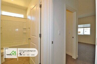 3651 Ginny Ct in Redding, CA - Foto de edificio - Building Photo