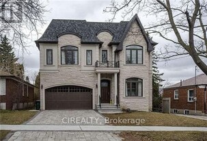 200 Churchill Ave in Toronto, ON - Building Photo