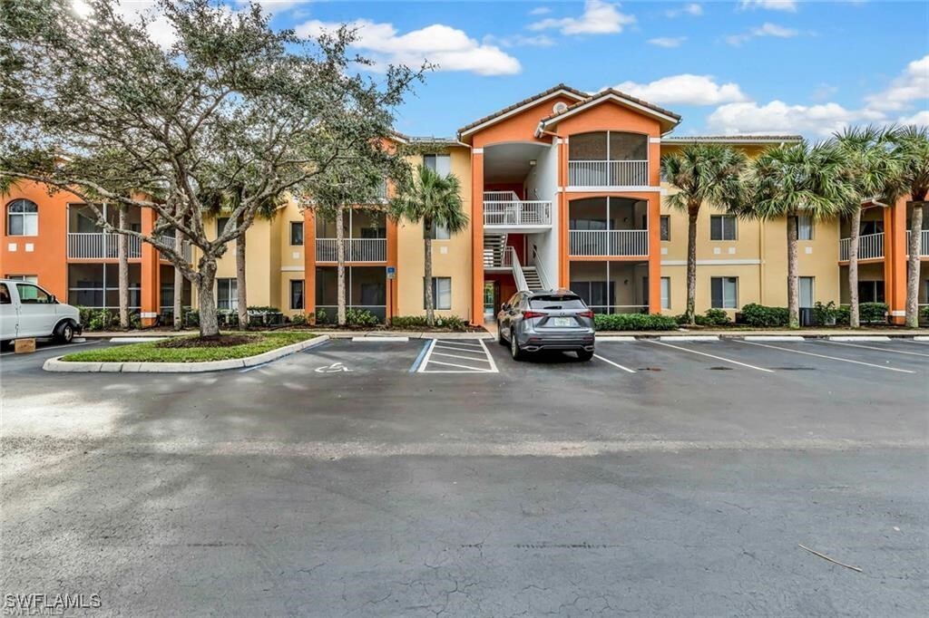 6300 Aragon Way in Ft. Myers, FL - Building Photo