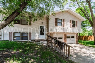 2205 N 125th Ave Cir in Omaha, NE - Building Photo - Building Photo