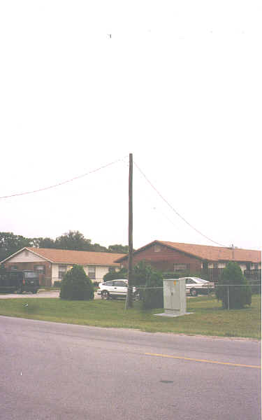 W Martin Ave in Kissimmee, FL - Foto de edificio