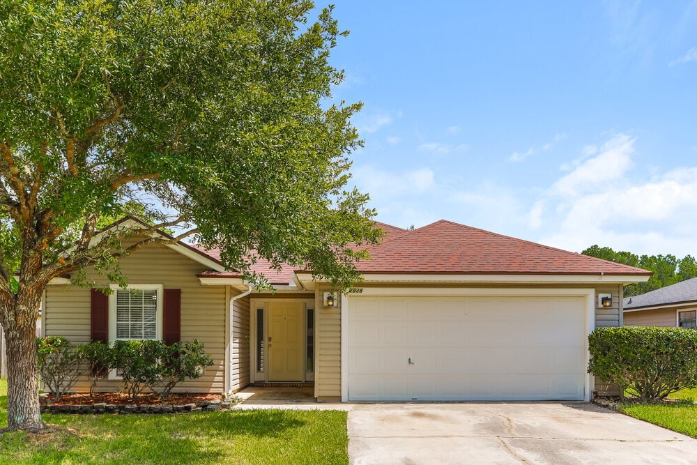 2938 Biloxi Trail in Middleburg, FL - Building Photo