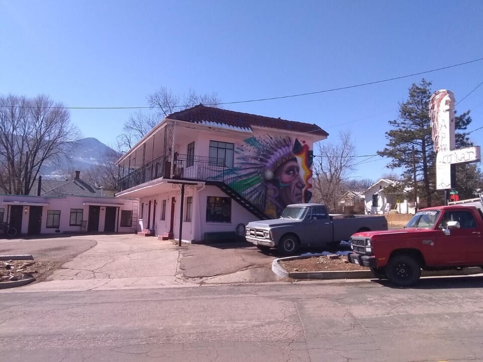 3401 W Pikes Peak Ave in Colorado Springs, CO - Building Photo