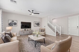 1667 S Wallrade Ln in Gilbert, AZ - Building Photo - Building Photo