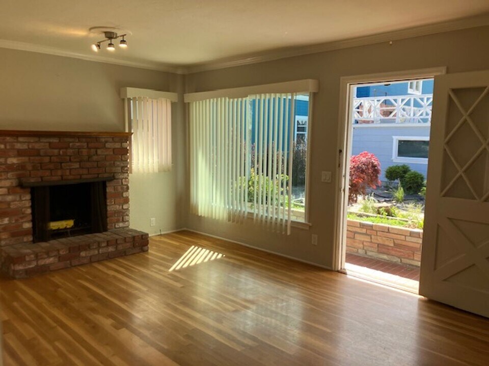 459 Larkin St in Monterey, CA - Building Photo