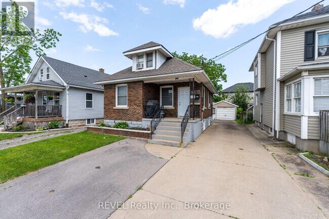 114 Pine St S in Thorold, ON - Building Photo - Building Photo