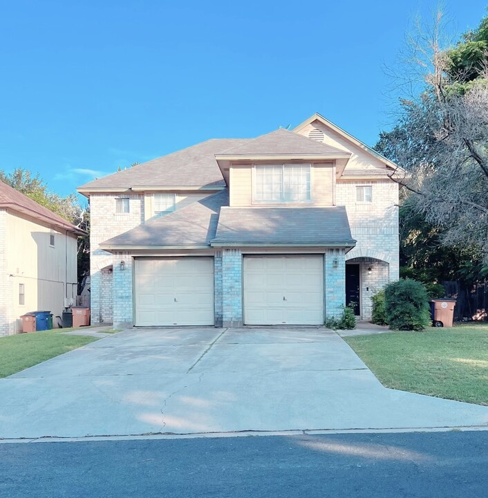 9600 Nightjar Dr in Austin, TX - Building Photo