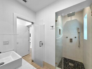 130 SW 25th Rd in Miami, FL - Building Photo - Building Photo