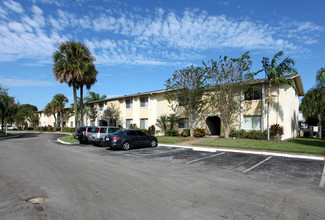 Millennium Palms Condominiums in Orlando, FL - Building Photo - Building Photo