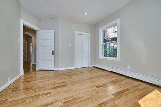 27 Ellery St, Unit 1 in Cambridge, MA - Foto de edificio - Building Photo