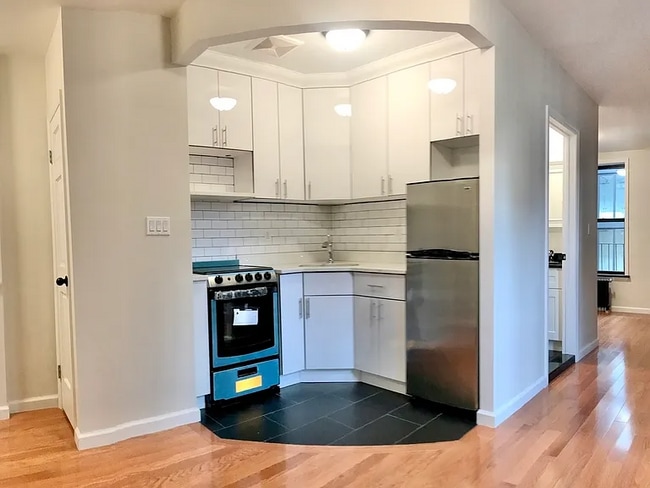 54 E 4th St, Unit APT 2 in New York, NY - Foto de edificio - Building Photo