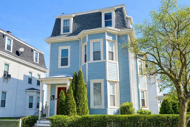 16 Lincoln St, Unit 1 in Somerville, MA - Foto de edificio - Building Photo