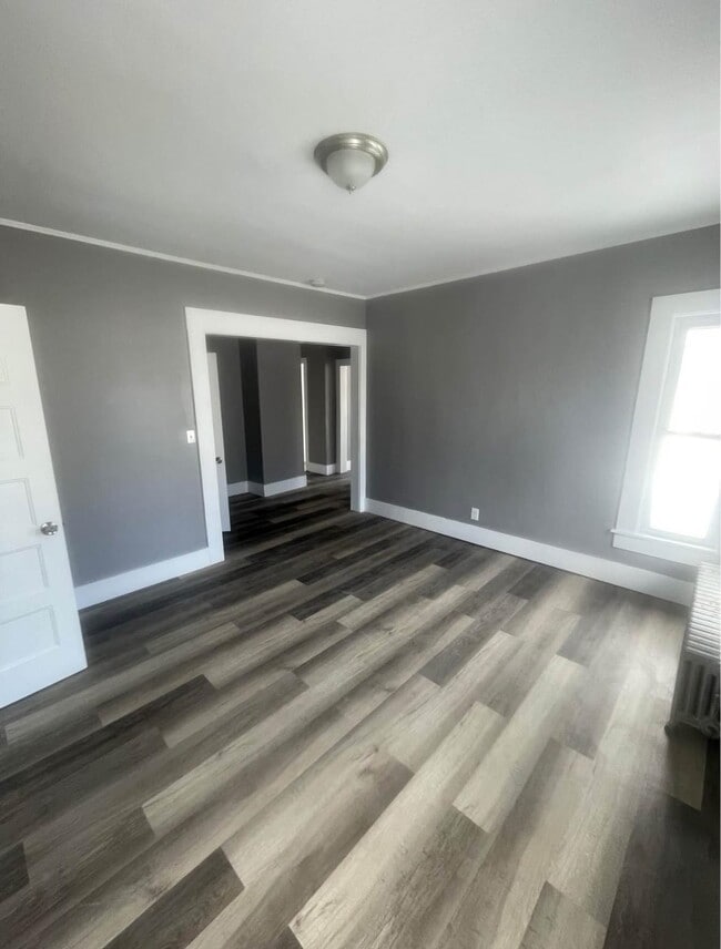 48 Laurel St