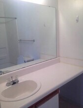 1341 Crab Orchard Dr, Unit 202 in Raleigh, NC - Foto de edificio - Building Photo