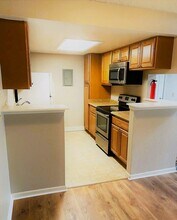8225 Fairmount Dr, Unit 6-207 in Denver, CO - Building Photo - Building Photo