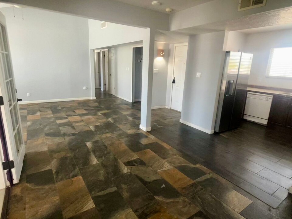 819 Madeira Dr SE in Rio Rancho, NM - Building Photo