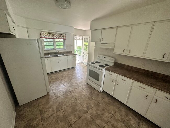 242 Ries Rd in Ballwin, MO - Building Photo - Building Photo