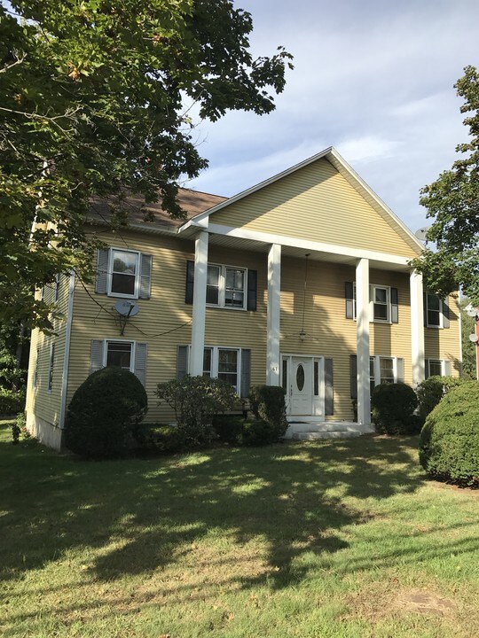 61 Main St, Unit 61D in Somers, CT - Building Photo