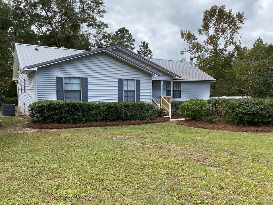 103 Wedgewood Ct in Crestview, FL - Building Photo