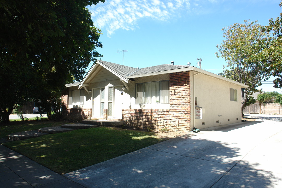 821 Nevin Way in San Jose, CA - Building Photo