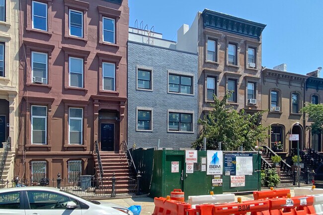 37 Herkimer St in Brooklyn, NY - Building Photo - Building Photo