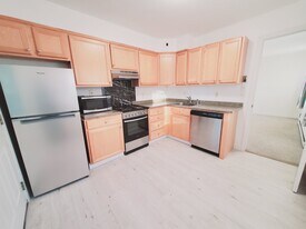 34 Faucett St, Unit 2 in Stamford, CT - Building Photo