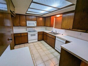 2116 Oakvista Cir in Norman, OK - Building Photo - Building Photo