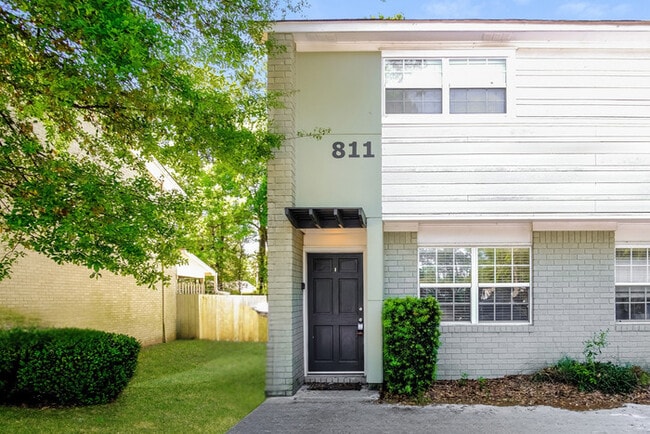 property at 811 Von Kolnitz Rd