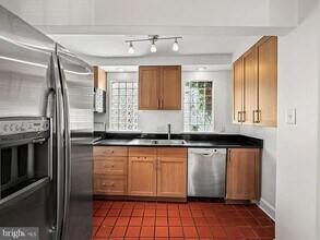 255 S 24th St in Philadelphia, PA - Building Photo - Building Photo