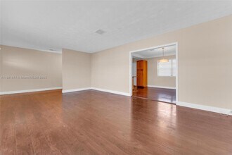 11141 NW 22nd Ct in Miami, FL - Building Photo - Building Photo