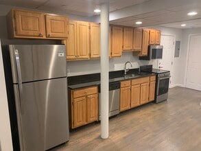 61 Park Dr, Unit D in Boston, MA - Foto de edificio - Building Photo