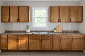 1064 Woodview Rd in Cleveland Heights, OH - Building Photo - Building Photo