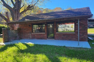 920 W Cape Rock Dr in Cape Girardeau, MO - Building Photo