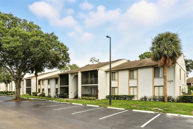 8201 Sun Spring Cir in Orlando, FL - Building Photo - Building Photo