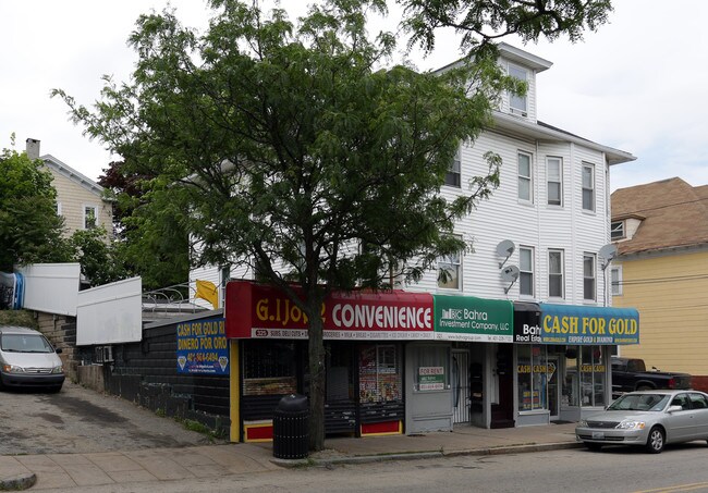 321-325 Plainfield St in Providence, RI - Building Photo - Building Photo