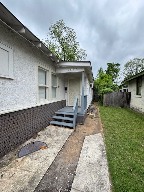 property at 1320 Faxon Ave