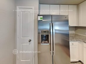 7327 Avila Vis in San Antonio, TX - Building Photo - Building Photo