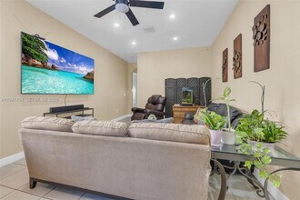 8612 Buckskin Manor in Cooper City, FL - Building Photo - Building Photo