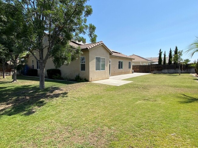 15803 St Clement Way in Bakersfield, CA - Building Photo - Building Photo
