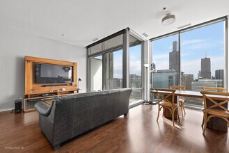 65 E Monroe St in Chicago, IL - Building Photo - Building Photo