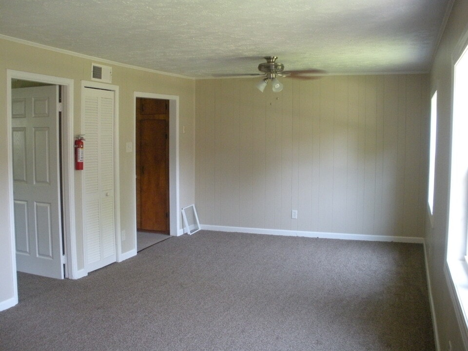 17 David St in Cartersville, GA - Building Photo