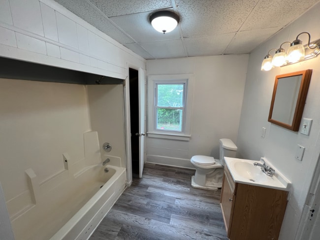 313 Main St, Unit 1 in Slatington, PA - Building Photo - Building Photo