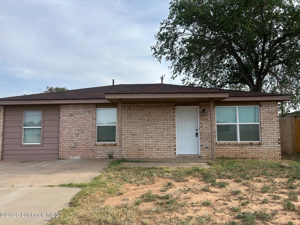 4630 Erskine St in Lubbock, TX - Building Photo