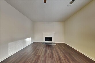 7045 Treeline Dr in Cumming, GA - Building Photo - Building Photo