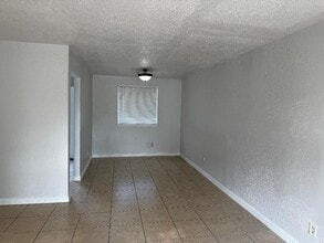 12643 Chiswick Rd in Houston, TX - Building Photo - Building Photo