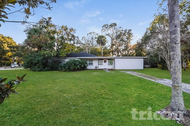 property at 2406 Decottes Ave