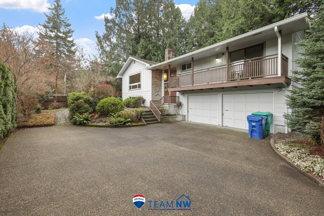 1803 Camelot Park SW in Olympia, WA - Building Photo