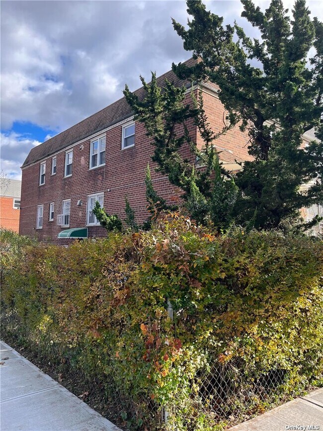45-55 Parsons Blvd-Unit -2 in Flushing, NY - Building Photo - Building Photo